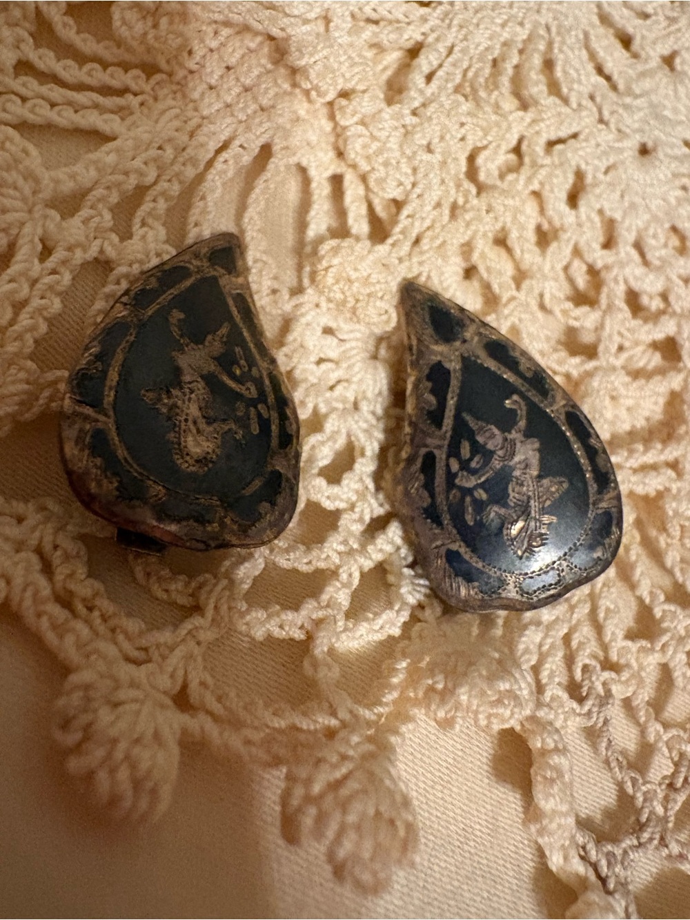Vintage Siam Sterling Silver Teardrop Clip-On Earrings